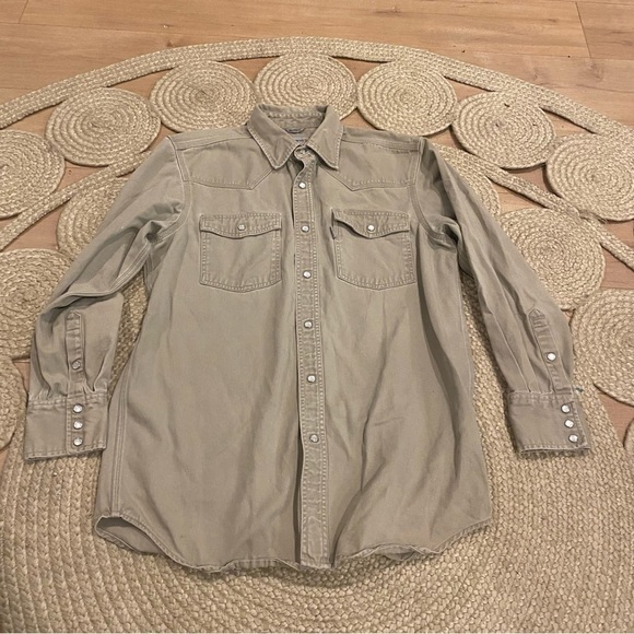 Carhartt Women's L Relaxed fit sage Shirt Button Down Long Sleeves Pockets - Picture 1 of 7